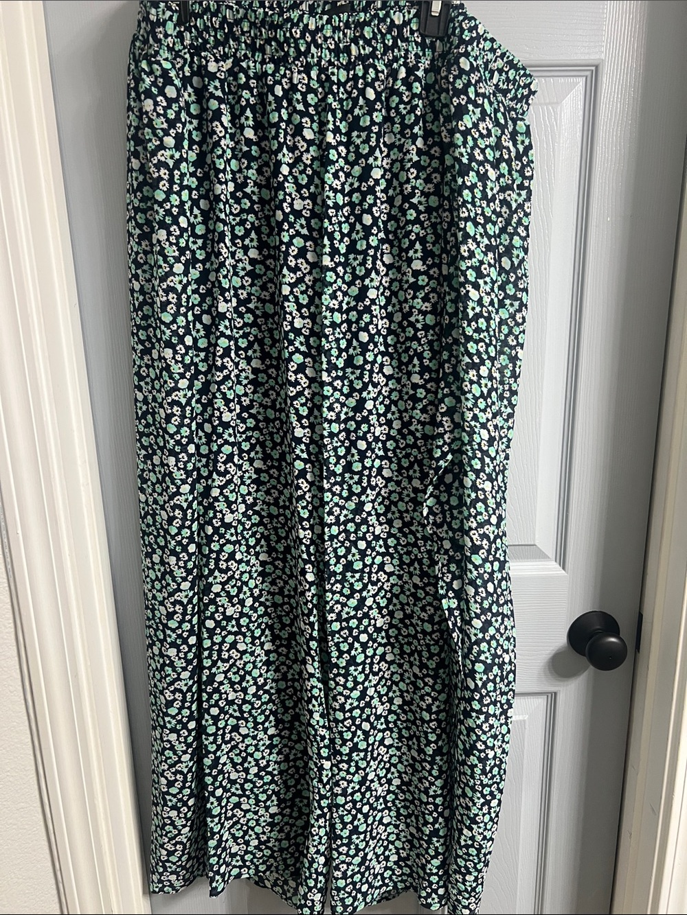 Torrid mint and navy flowy pants with slits